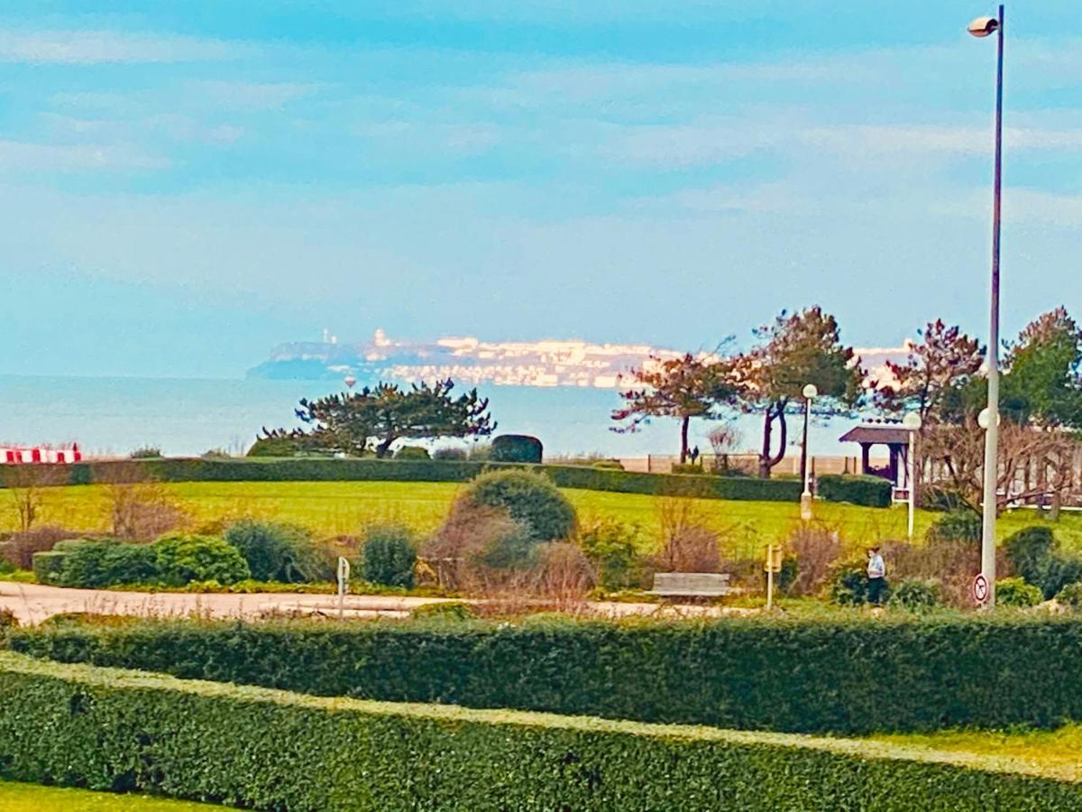 Magnifique Appart Standing Face Mer Centre A Pied Apartment Deauville Exterior foto